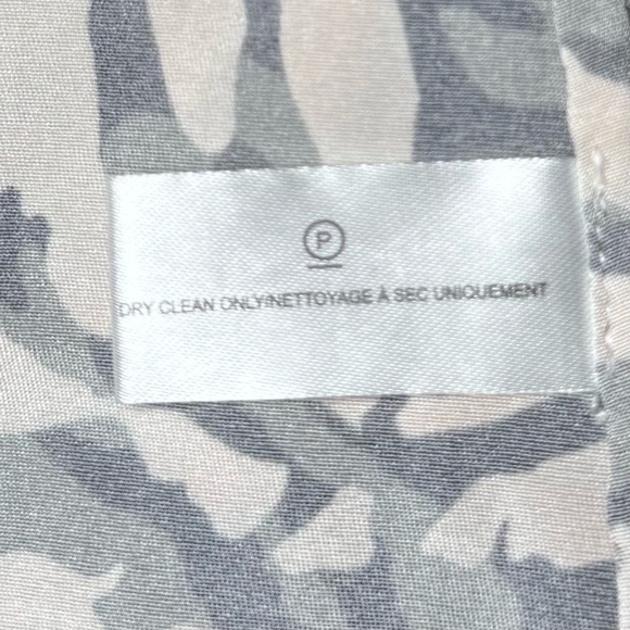 Stylish Animal Print Skirt with Lace Trim - Picture 3 of 5